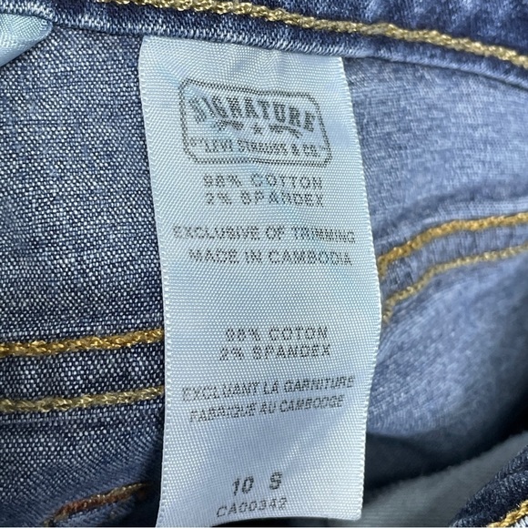 Levi’s Strauss & Co. Mid rise boot cut woman’s jeans - Picture 7 of 8